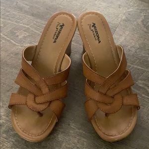 Women’s wedge sandals